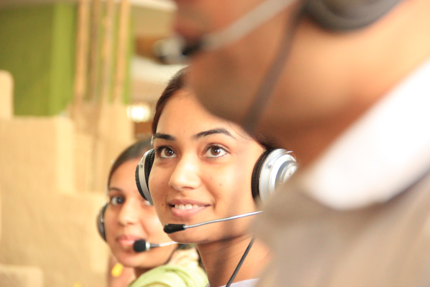 EGS coordination desk — multilingual team on the line